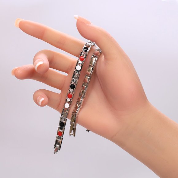 Stainless steel bracelet with easy clip lock. - Picture 2 of 12